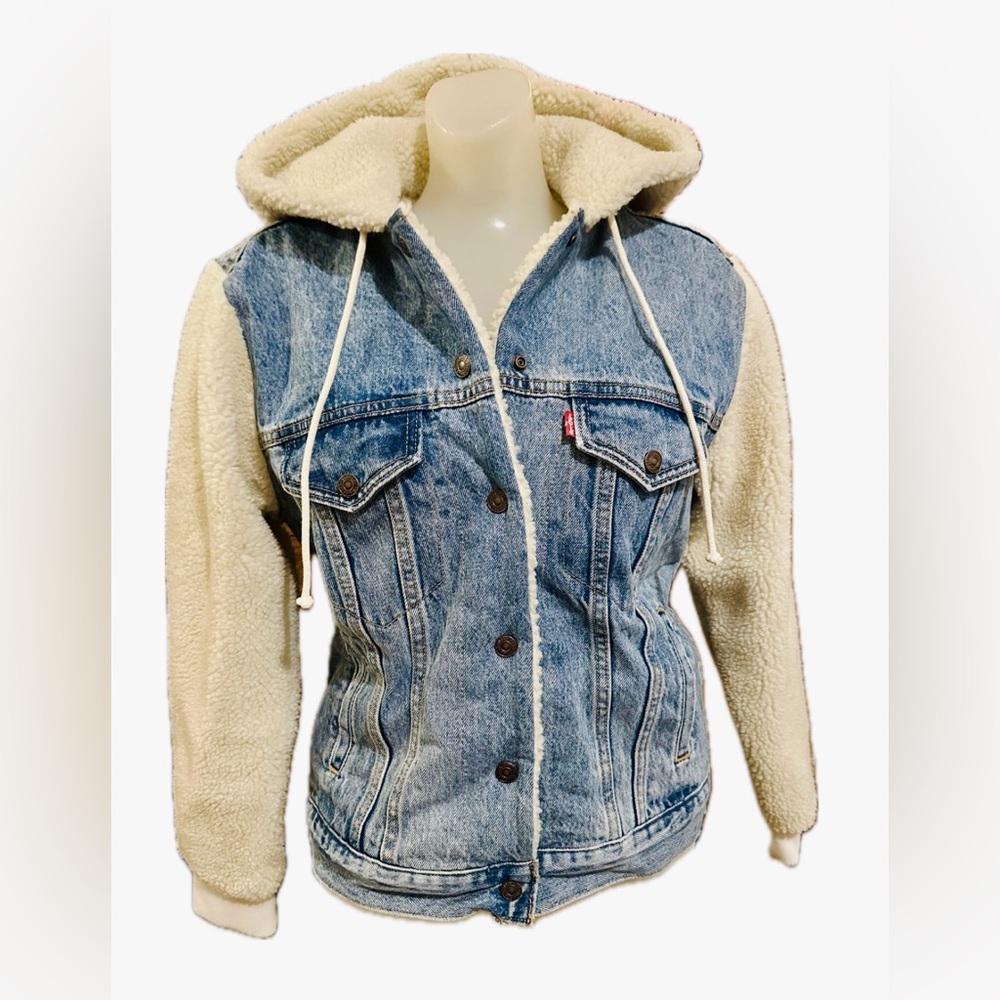 New with Tags Levi's® Premium EX-BOYFRIEND SHERPA HOODED TRUCKER JACKET Sz Small
